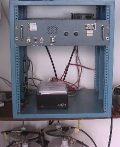 Le relais FK8ZHA Install&eacute; au Mont D&ocirc;